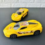 لعبة سيارة فيراري صفراء أطفال بلاستيك