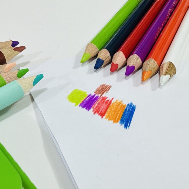 الوان خشبية داكنه