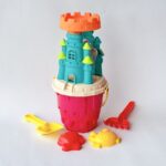 العاب بحر قلعه وسطل مع أدوات رمال الشاطيء