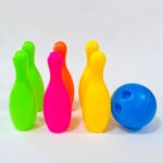 مجموعة لعبة بولينج الوان للأطفال من عمر سنتين