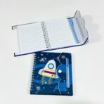 ⁦مفكرة هدية مع قلم رجل الفضاء توزيعات للأطفال⁩ - الصورة ⁦2⁩