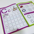 ⁦كراسة تعليم كتابة الحروف والكلمات الانجليزية كابيتال و سمول ب 2 مستويات⁩ - الصورة ⁦2⁩