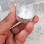 مجموعة قاعدة شمع صغيرة فارغة مع قطع الفتيل عدد 8 قطع WFHM77