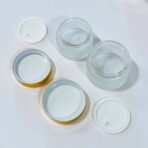 ⁦عبوة زجاجية فاخرة معتمة للكريمات عبوة 30 & 50 مل مع غطاء حماية ومغطة ذهبية⁩ - الصورة ⁦4⁩