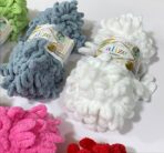 ⁦خيوط اليز بوفي الناعمة لصنع البطانية والشال والملابس - 9 متر - 100 جرام⁩ - الصورة ⁦5⁩