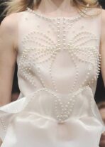 ⁦مجموع حبات لؤلؤ نصف دائري باللون الابيض والسكري بظهر مسطح 1 سم 200 حبة تقريبا⁩ - الصورة ⁦3⁩