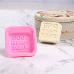 ⁦قالب صابون سيليكون مربع العدد 5 قوالب مع كتابة  MA93 Handmade⁩ - الصورة ⁦6⁩