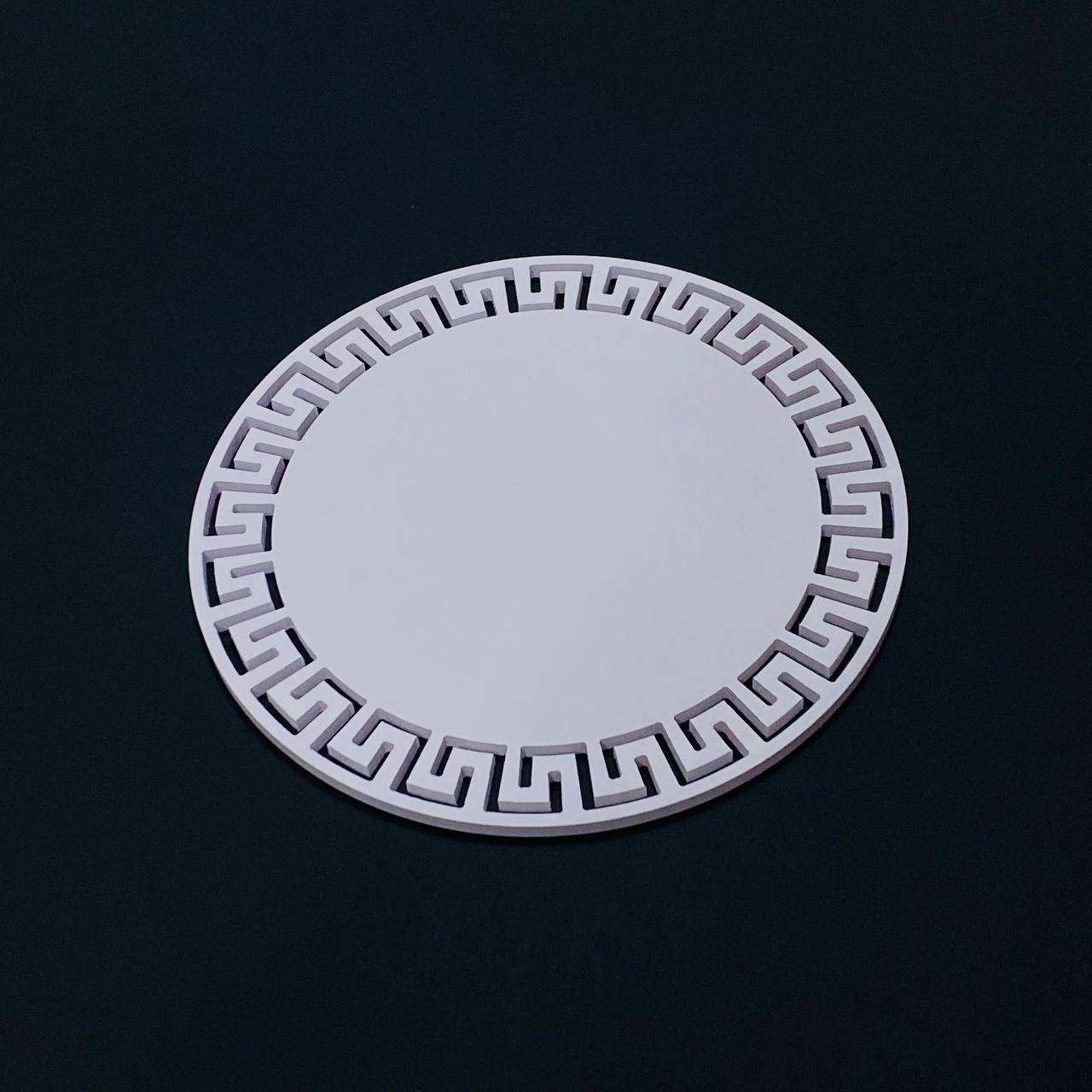 photo_1_2025-02-16_20-26-32 قاعدة صحن فرزاتشي لتقديم الهداية لي عيد الأم و المناسبات قطره 30سم - الصورة 1