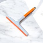 سياقة تنظيف و تلميع الزجاج و ارخامة المطبخ لأستعمال المنزلي