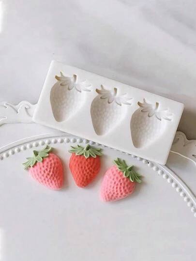 photo_3_2025-02-11_18-56-58 قالب سيليكون توت احمر مثلث الشكل 3 فتحات على شكل فراولة MA93 - الصورة 1