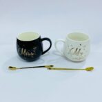 ⁦طقم 2 مق كابتشينو فخم بكتابة Miss & Mr  هدية زوجين  داخل علبه افطار صباحي وديكور منزل⁩ - الصورة ⁦3⁩