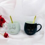 طقم 2 مق كابتشينو فخم برسمه الأصابع اللامعه مع عبارة love  هدية زوجين داخل علبه , مناسبة لافطار صباحي وديكور منزل