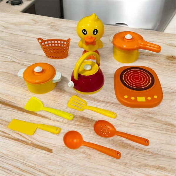 لعبة طقم مطبخ بطوط اصفر مع لعبة وعدة كاملة