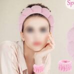 ⁦مجموعة 6 قطع للعناية قوس وستيك شعر ومساكة ومعصمين لون وردي / سماوي⁩ - الصورة ⁦2⁩