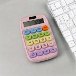 الة حاسبة عمليات بسيطة طاقة شمسية و بطارية،  لون وردي كيوت بناتي