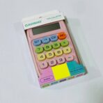 ⁦الة حاسبة عمليات بسيطة طاقة شمسية و بطارية،  لون وردي كيوت بناتي⁩ - الصورة ⁦3⁩