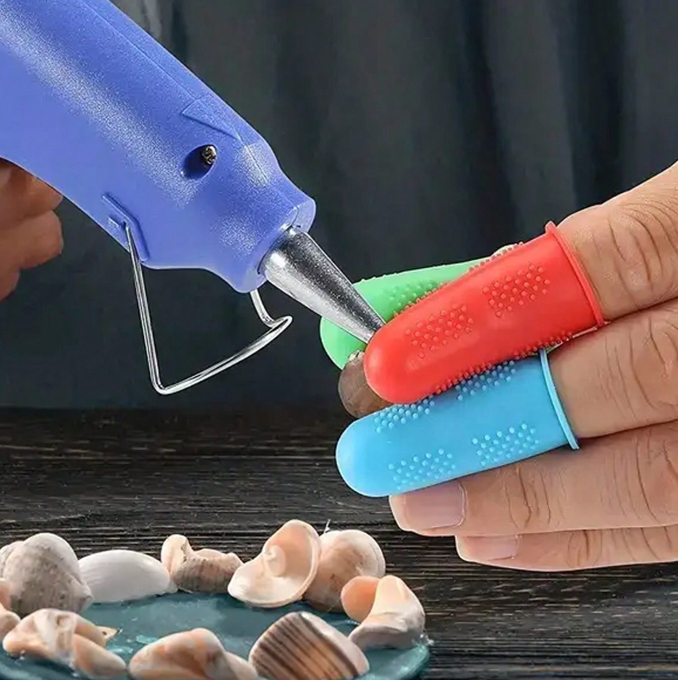 IMG_7105 3 قطع من واقي الاصابع من الطلاء او الغراء الساخن وللحرف اليدوية لون ازرق WFHM77 - الصورة 1