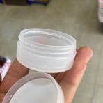 ⁦علبة بلاستيك كوزماتيك والكريمات 30 مل معتمة ضبابية مع غطاط قوي ومحكم بالاسفنج⁩ - الصورة ⁦5⁩