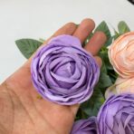 ⁦مجموعة ورد جوري صناعي شبيه الطبيعي، 7 وردات مع اوراق⁩ - الصورة ⁦4⁩