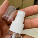⁦مجموعة عبوات بخاخ شفاف 90 مل - 8 علب معطرات ومواد التجميل والمعقمات⁩ - الصورة ⁦4⁩