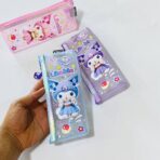 ⁦مقلمة شفافة كيرومي مع ميدالية بـ 3 ألوان تصميم جميل⁩ - الصورة ⁦4⁩