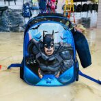 ⁦حقيبة مدرسية صف اول / روضة ، مع مقلمة شخصية سبايدرمان - بات مان⁩ - الصورة ⁦4⁩