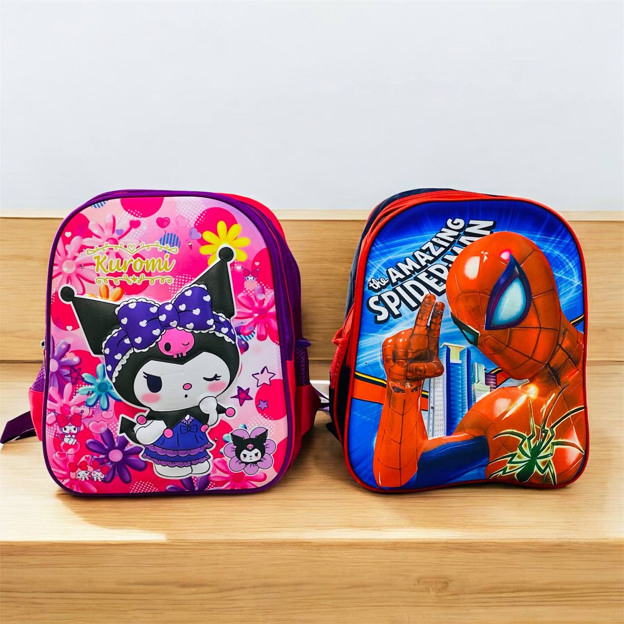 photo_2_2025-08-18_17-43-21 حقيبة تأهيل و روضة شخصية سبايدر مان و كيرومي، 2 جيوب - الصورة 1