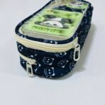 ⁦مقلمة باندا فاخرة مع دفتر ملاحظات وميدالية ، 2 جيوب 1 شفاف ، سوستة غليظة⁩ - الصورة ⁦2⁩