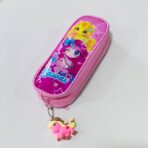 ⁦مقلمة ادوات مدرسية يونيكورن مع ميدالية 2 جيب⁩ - الصورة ⁦8⁩