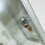 ⁦صندوق الإسعافات الأولية - للمنزل والمدرسة مع قفل ومفتاح قابل للحمل والتثبيت على الحائط⁩ - الصورة ⁦7⁩