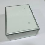 ⁦صندوق الإسعافات الأولية - للمنزل والمدرسة مع قفل ومفتاح قابل للحمل والتثبيت على الحائط⁩ - الصورة ⁦6⁩