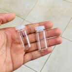 ⁦دستة 100 قنينة ، عبوات زجاجية 12 مل غطاء ضغط ، لتعبئة العطورات المركزة ومواد العناية والتجميل والزيوت⁩ - الصورة ⁦2⁩