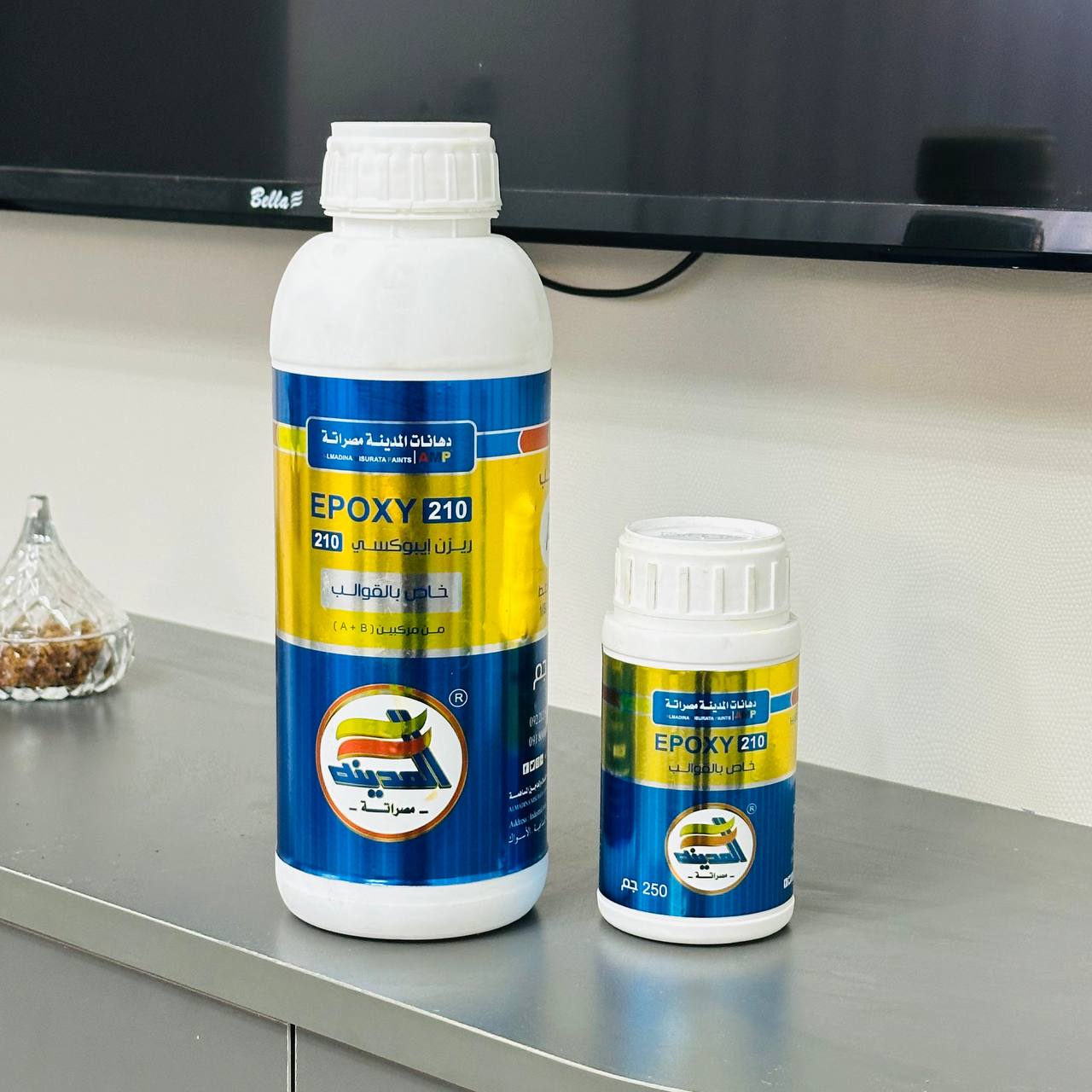 photo_1_2025-12-17_16-07-37 ايبوكسي ريزن لصب القوالب، خاص بأعمال التحف، الأنتيكات، الطاولات، والاكسسوارت، ليعطي شفافية عالية مثل الكريستال - الصورة 1