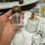 ⁦عبوة عطر فاخره فارغة 30 مل - رأس خشبي غامق ، مناسبة لاصحاب المشاريع و التوزيعات⁩ - الصورة ⁦2⁩