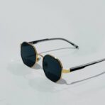 ⁦نظارة شمسية نسائية مع حافظة حماية⁩ - الصورة ⁦3⁩