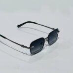 ⁦نظارة شمسية نسائية مع حافظة حماية⁩ - الصورة ⁦5⁩