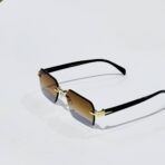 ⁦نظارة شمسية نسائية مع حافظة حماية⁩ - الصورة ⁦6⁩