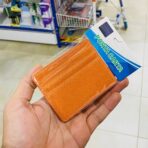 ⁦حاملة بطاقة مصرفية وحماية ، 6 بطاقة - لون عشوائي⁩ - الصورة ⁦2⁩